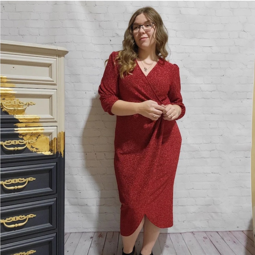 Wrap style Shimmer Frank Lyman Design Red Sheath Dress V-neck 3/4 Sleeve